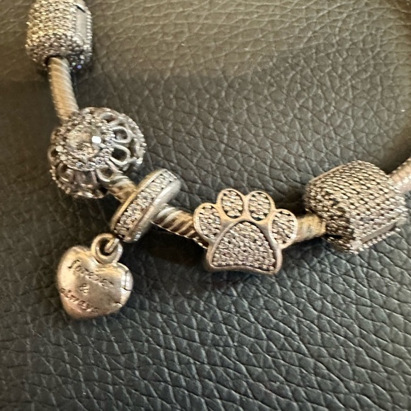 Pandora Small Silver Charm Bracelet with Heart and Paw Design - Picture 2 of 2